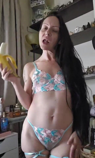 Raven Willow: 你准备好屈服于你最深切的渴望吗？