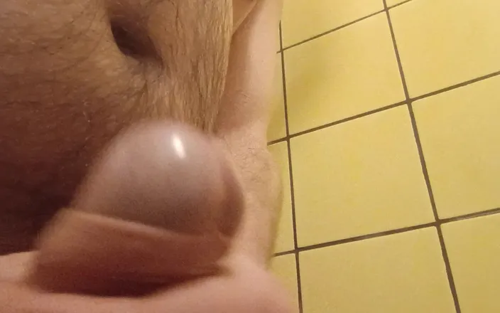 Ed Eden: Closeup Bathroom