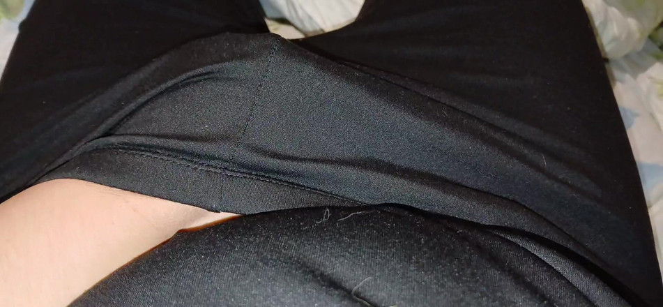 Lesbian-candys: レズビアンの彼女たちがセックスしている音を聞きながらオナニーします