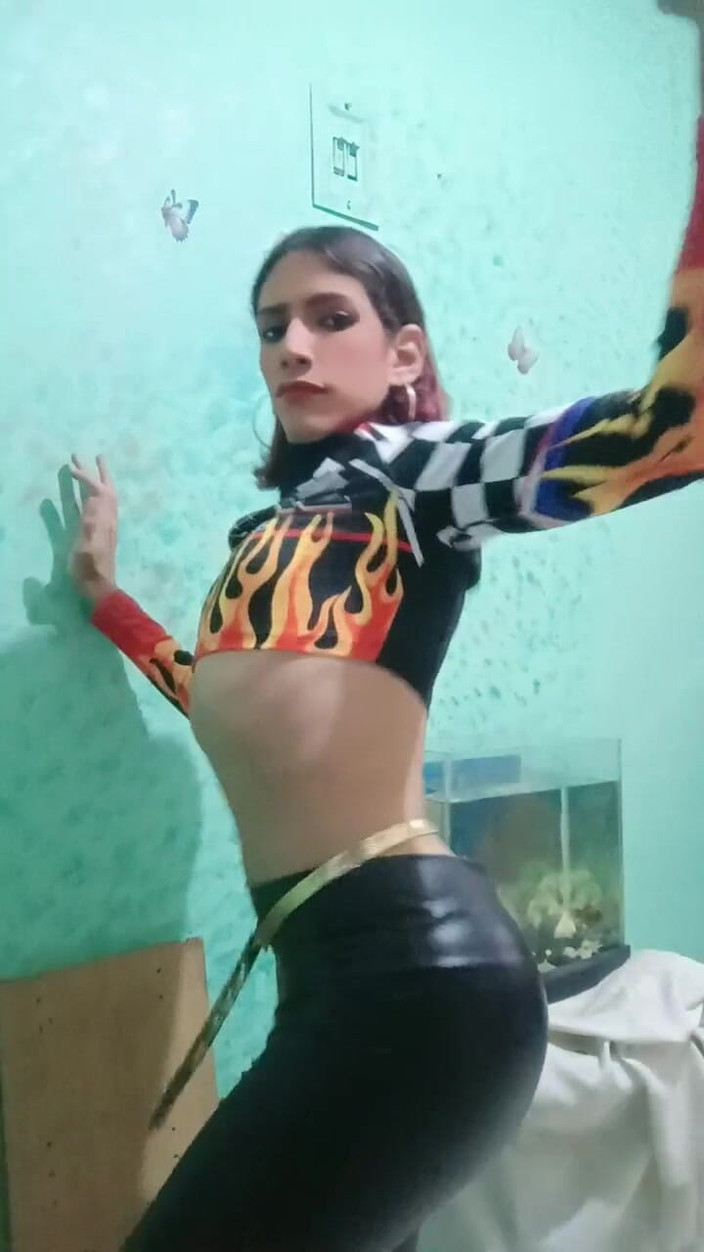 Femboy from Colombia: Wij zijn er om u van dienst te zijn
