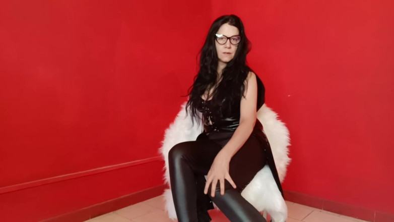 Bergami Melissa: Uctívejte bohyni v latexu