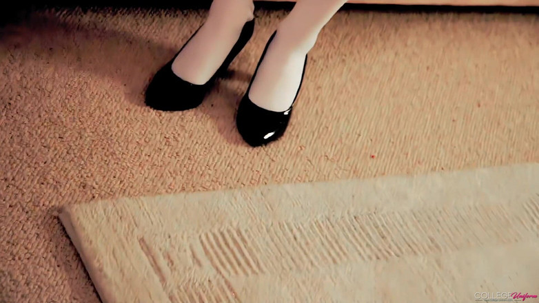 College Uniform: Shooting 2 mit julia crown