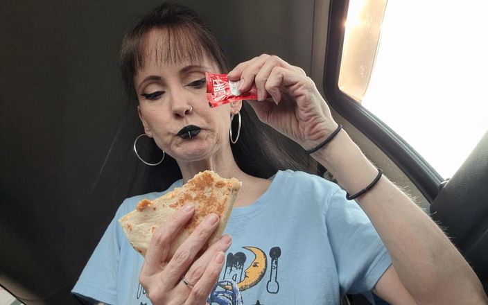 PandoraSG: Публичный mukbang - Tacos в моей машине