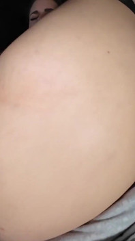 Anal me folla con su polla monstruosa