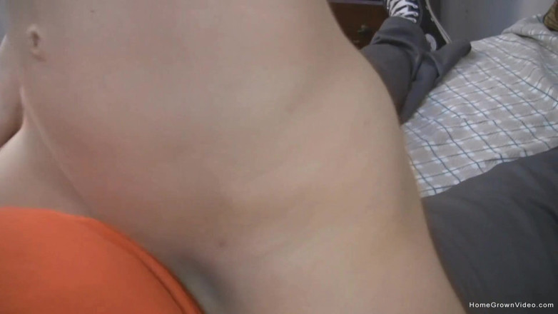 Homegrown Video: Becka Lynn अच्छी तरह से छेड़ने वाली रगड़ देती है