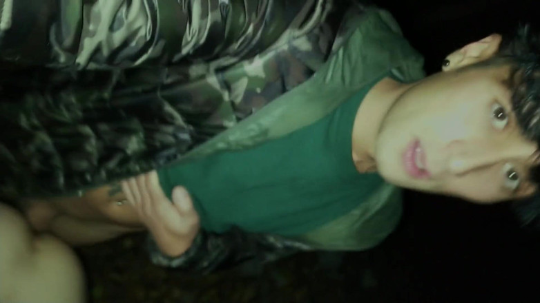 Idmir Sugary: Twink kommt in den schlampigen papi-arsch und schiebt sperma dann...