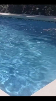La journée de tournage d’hier s’est terminée par une immersion dans la piscine