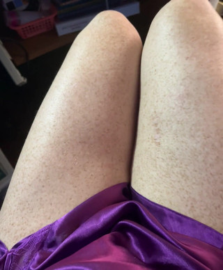 RedGemi: 여기 앉아서 너에 대해 생각하며 허벅지를 문지르고 있어