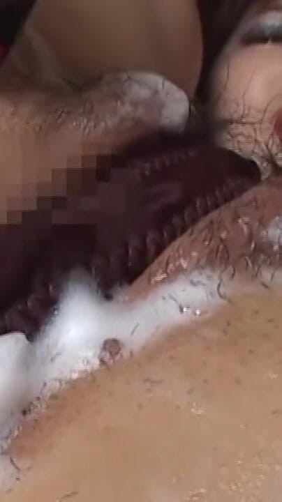 JapaneseAmateur: Mature Asian MILF Gets Her Pussy Expertly Shaved