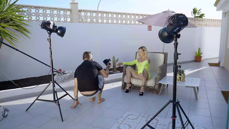 Deutschland Porno X: Gagica cu țâțe uriașe adoră futaiul în aer liber și ejacularea