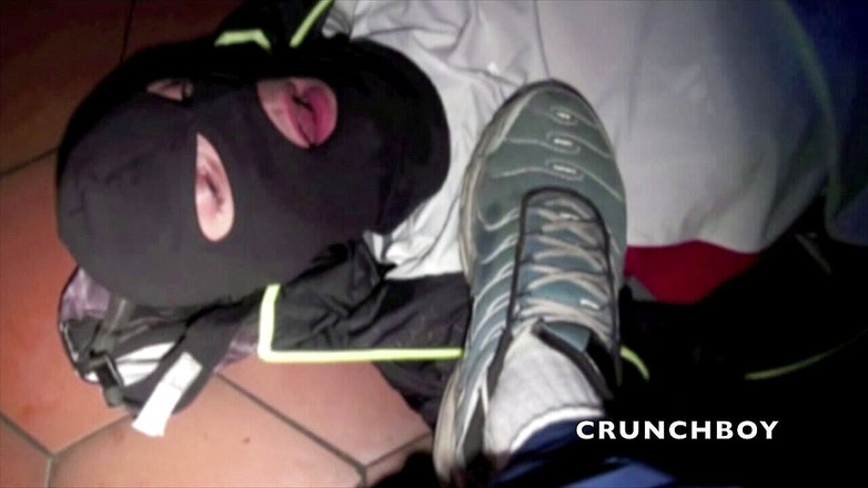 Sneaker gay: Piétinement avec humliation de baskets