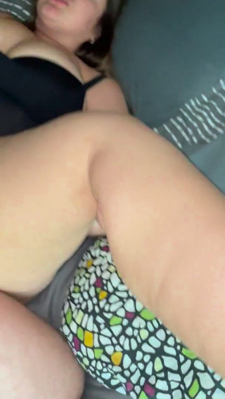 Filthy British Couple: POV - Manželka mluví sprostě, zatímco ji paroháč manžílek šuká