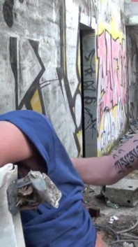 Philip è fortunato a essere scopato dal cazzo XXL di un ragazzo etero, cruising all'aperto