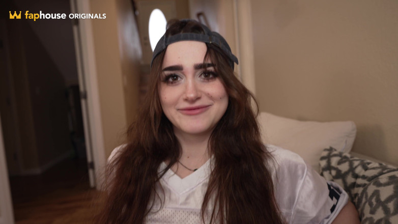 My POV Fam: Chica universitaria necesita ganar la apuesta