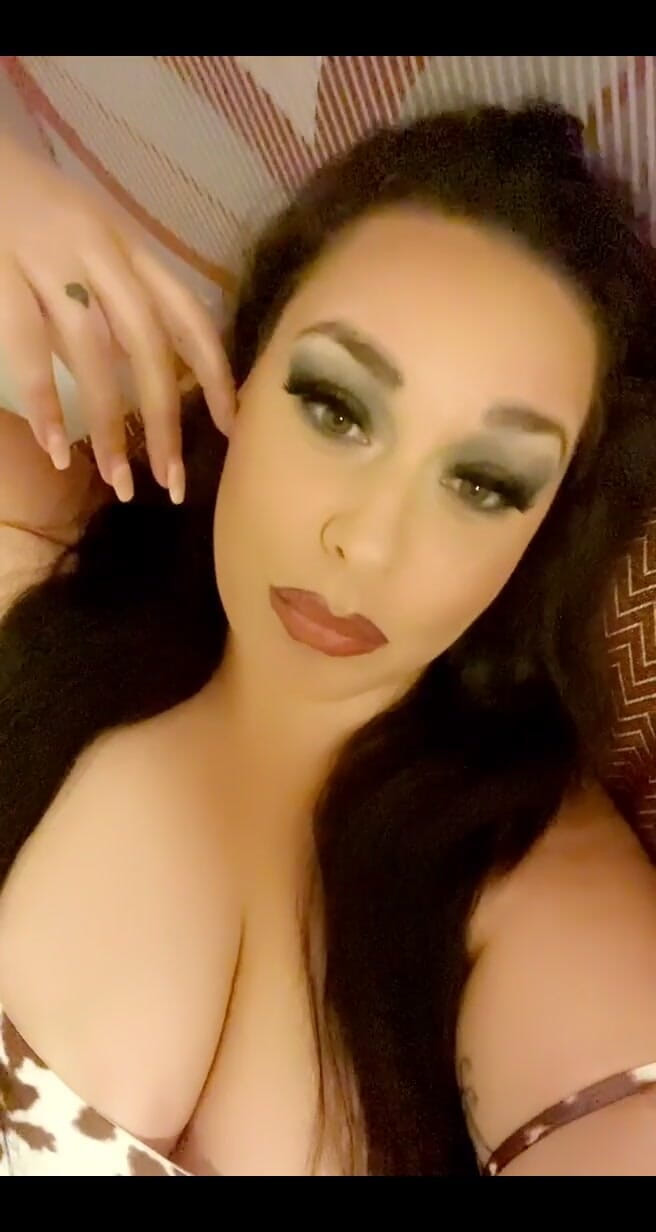 Anastasia Lux: Pertahankan Buka Anda