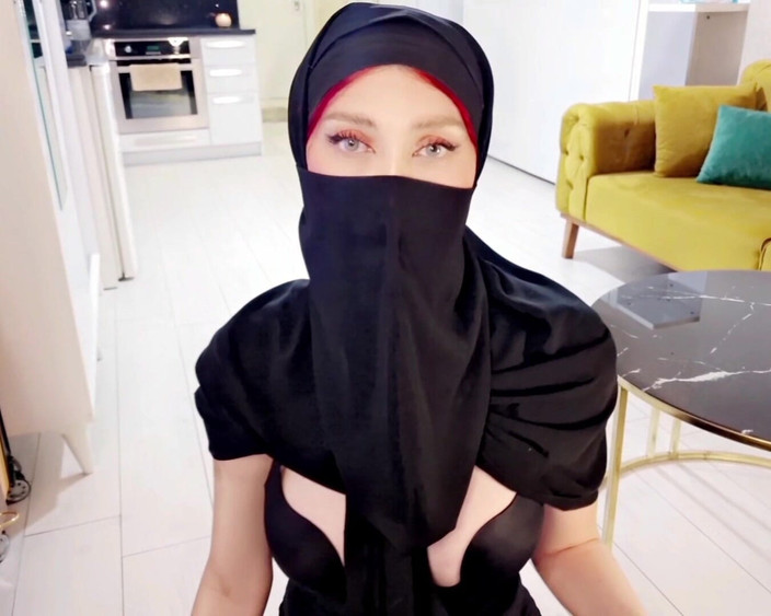Mistressrola: Du sperma på min hijap min cuckold styvson