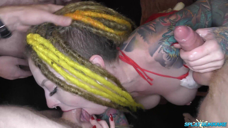 100% Amateur Gangbang and Bukkake from the UK!: Sesi bukkake pesta Natal yang fantastis dengan 4 pelacur bernafsu