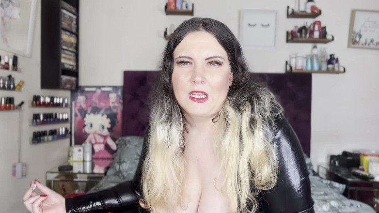 MissFFW: Miss Ffw Mencuba Pakaian Kucing Milik Teman Wanita Penonton