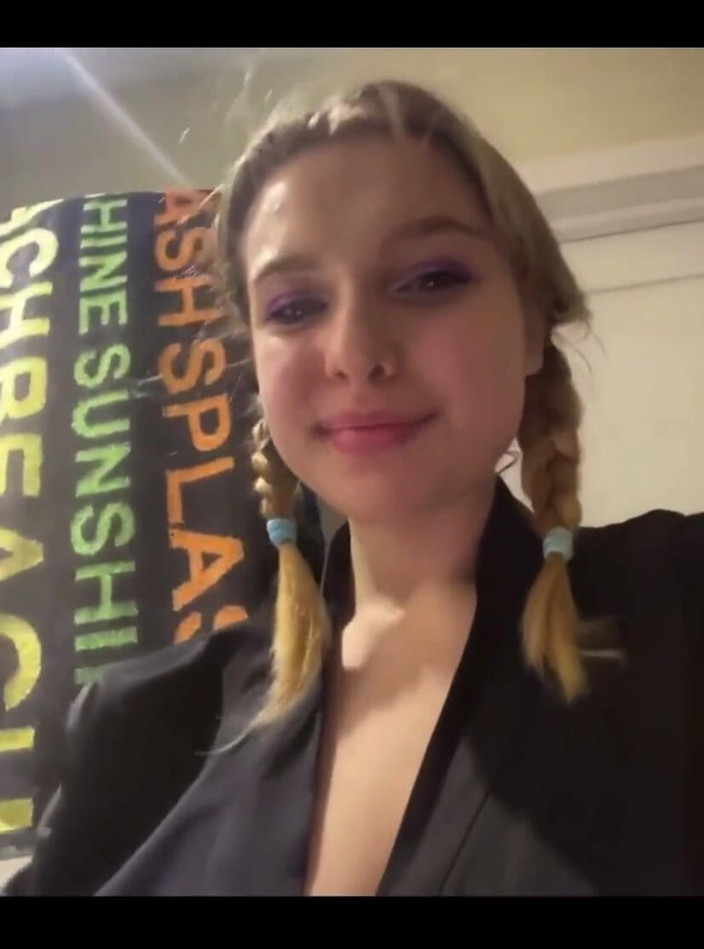 JuiceLussie: Stor kuk knullar tight anal