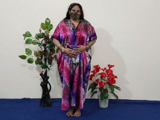 Shilpa Bhabhi: Tante semok india dengan toket besar lagi asik ngentot dildo...