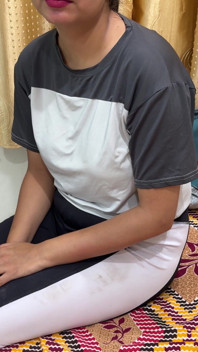 Adik tiri Terlewat untuk gim. Hanya Beberapa minit sahaja yang tinggal untuk memancut mani...