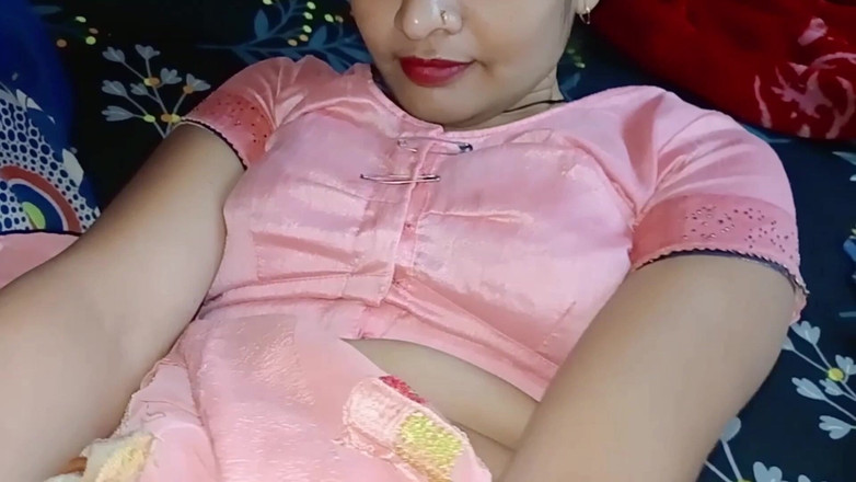 Village studio: Růžová kundička lízání a sání nově vdané dívky