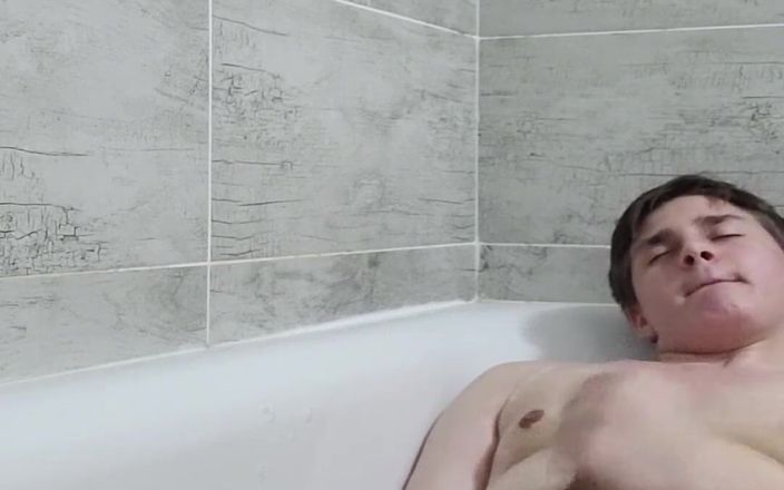 Dustins: Il ragazzo paffuto va da solo in bagno