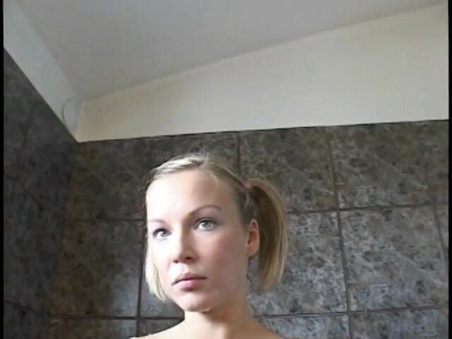 Outdoor pervs: Hot blonde with fit body takes a shower