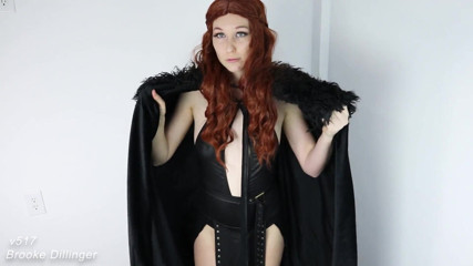 Brooke Dillinger: Sansa Stark betrapt je op het kijken naar Joi