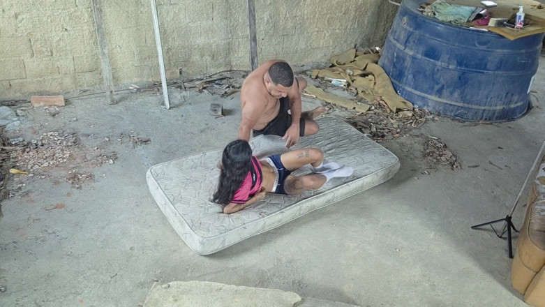 Bebes vagabundas: 100% sex anal pe terasă