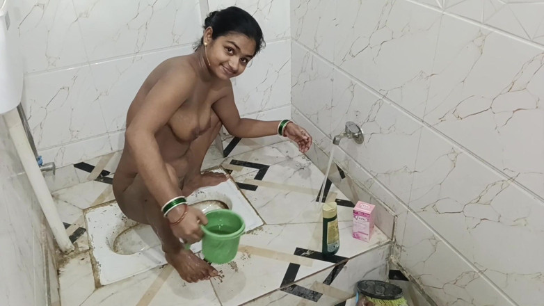 LateralChain349: Indian Girl Shaving and Pussy Play