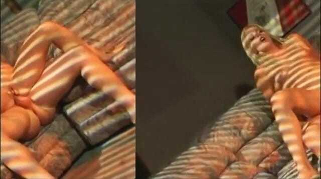 Analconda: Atemberaubendes blondes schätzchen wird in ihr arschloch gebohrt
