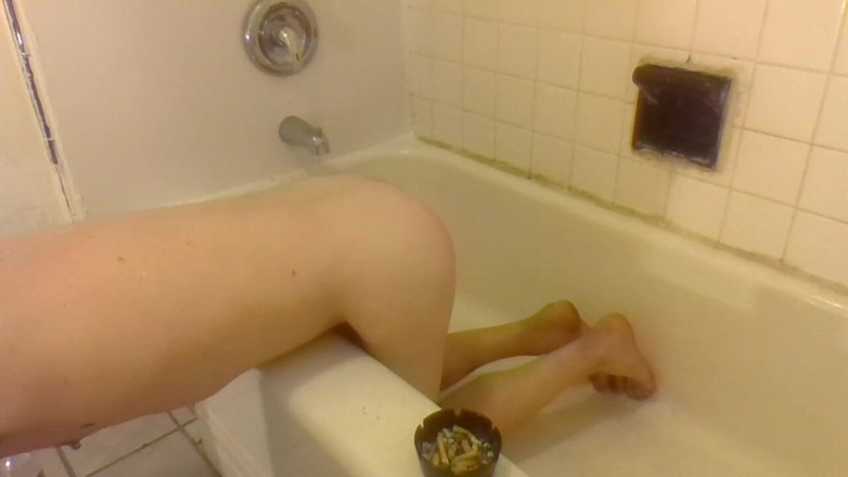 LilTaste: Сечовипускання фетиш фан-клубу відео місяця (ffvotm); 22 травня 2021 р.