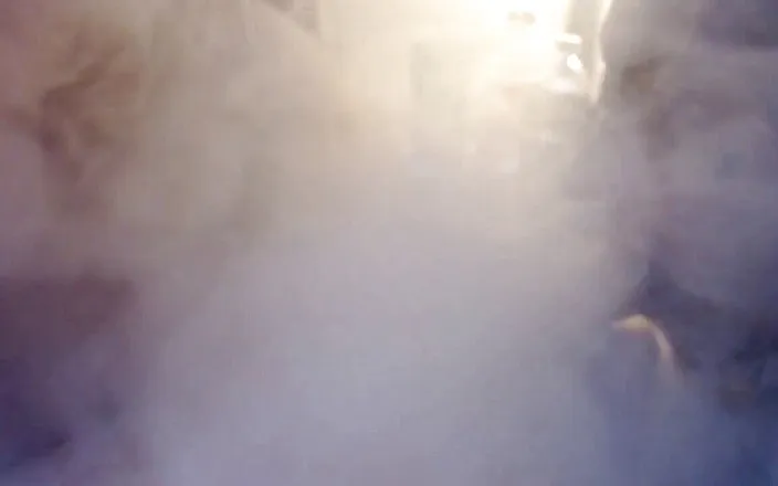 MikeymikeWA: Jordan blows clouds and swallows