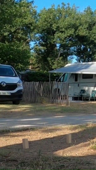 Kinky koppelspelletjes op franse naaktstrandcamping