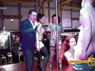 ホットインタビューでポルノゴミのイタリアの王