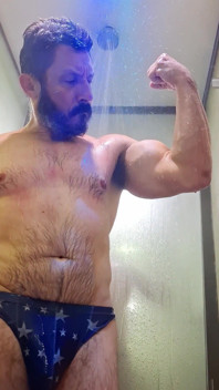 Victory Shower - POV with Gouine Wrestlin