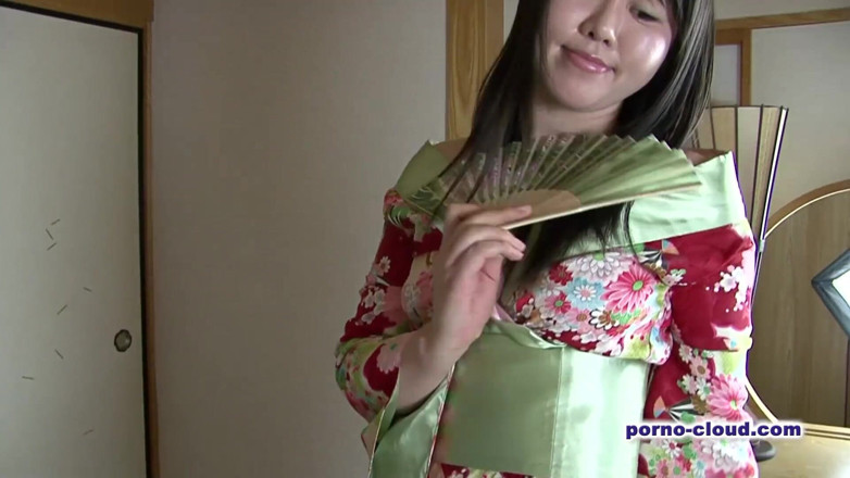 Porno Cloud: Pelacur Asia disetubuhi oleh pria kulit hitam