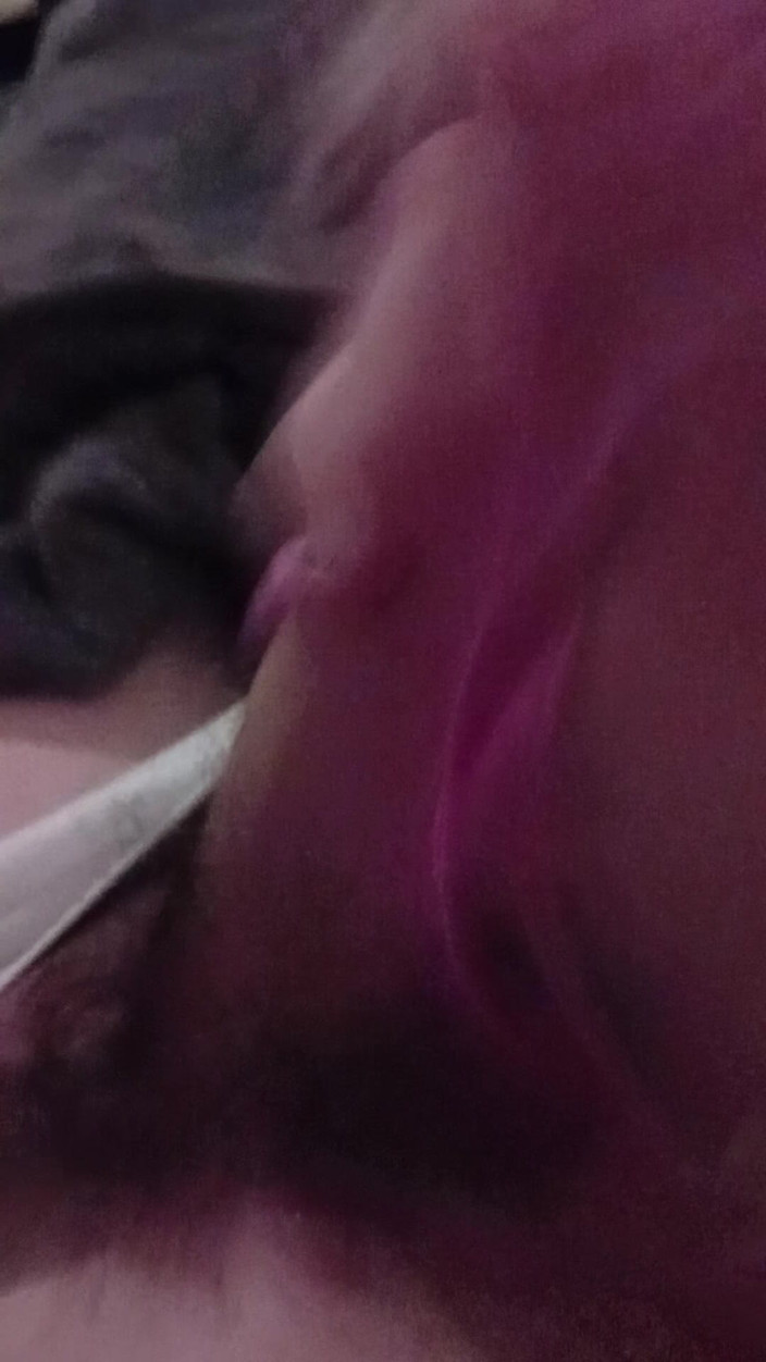 Cuminpanties22: Super dickes sperma in das süße rosa höschen meiner freunde...