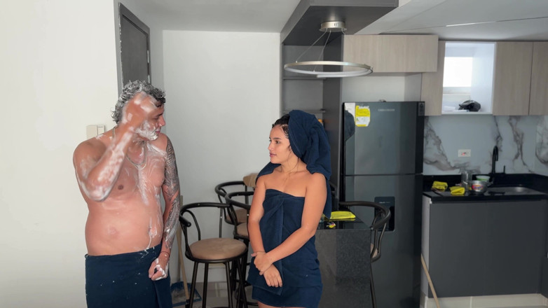 Amateurs productions: Mój sąsiad dziwka prosi mnie, abym kąpał się w moim...
