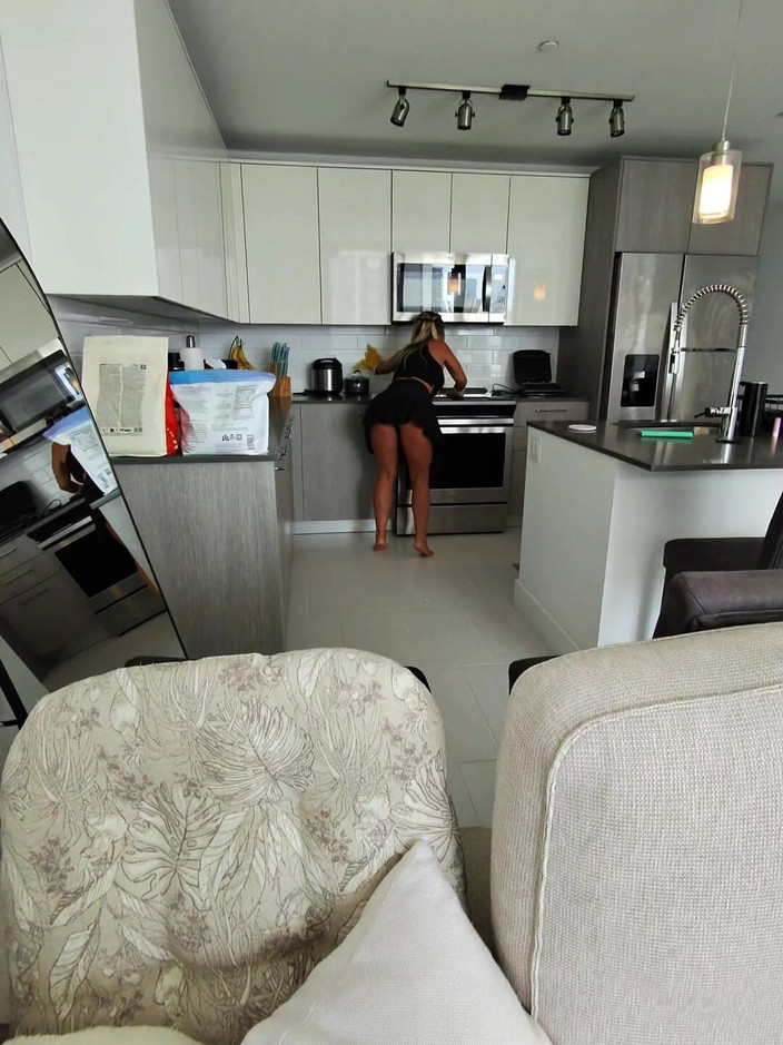 Chokobanana: Entweder war es die putzfrau oder meine tantaly gefickt ...