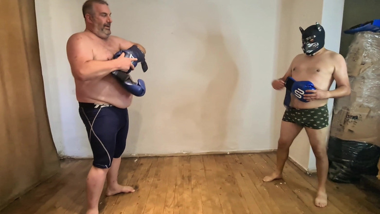Punchbagplz: Silver Daddy Boxer बनाम Heterofighter - गंदी बॉक्सिंग हीट
