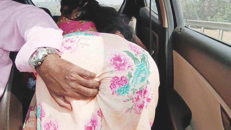 Telugu honey lips: 彼氏といるおばさん