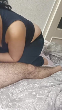 Začala mi sát ptáka a ukazuje své sperma v ústech