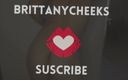 Brittany Cheeks: Britanny har en spruta på uteplatsen i sitt hus