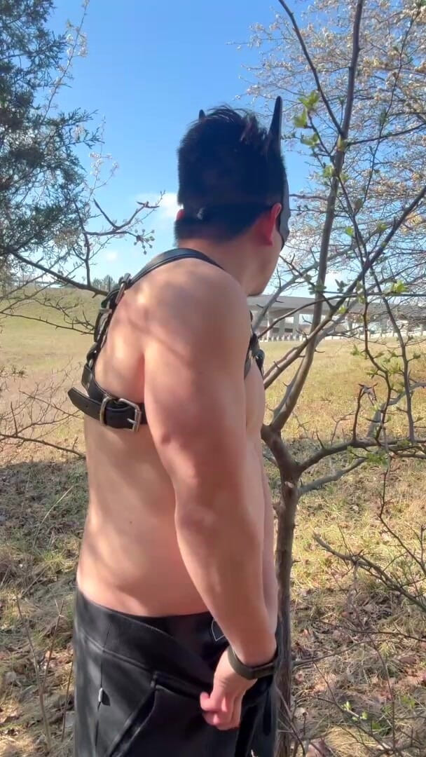 barenakedboy: Freezing Winds Asian Muscle Hunk Pisses, Strips to Leather, Jerks...