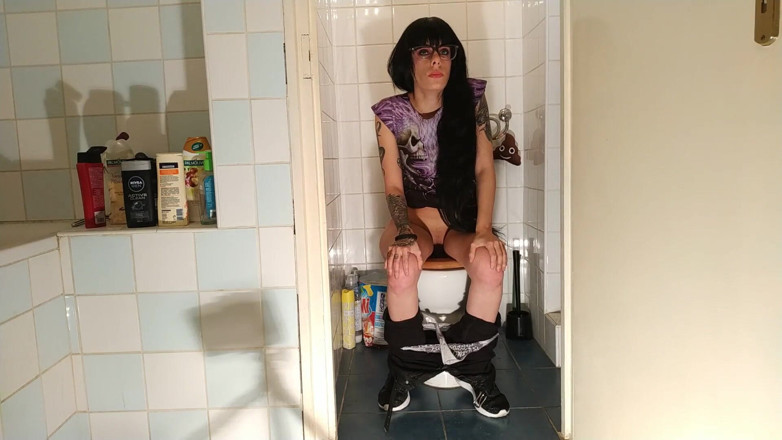 Beth Kinky: Pee and brown bear