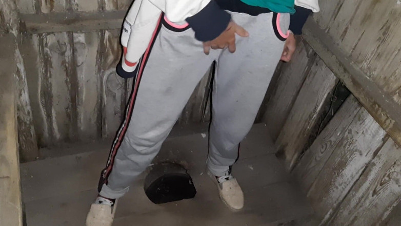 Lesbian-illusion: I Caught My Neighbor Masturbating in the Toilet on the...