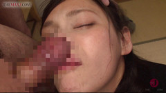 Asian happy ending: Bella asiatica sa come succhiare tre cazzi