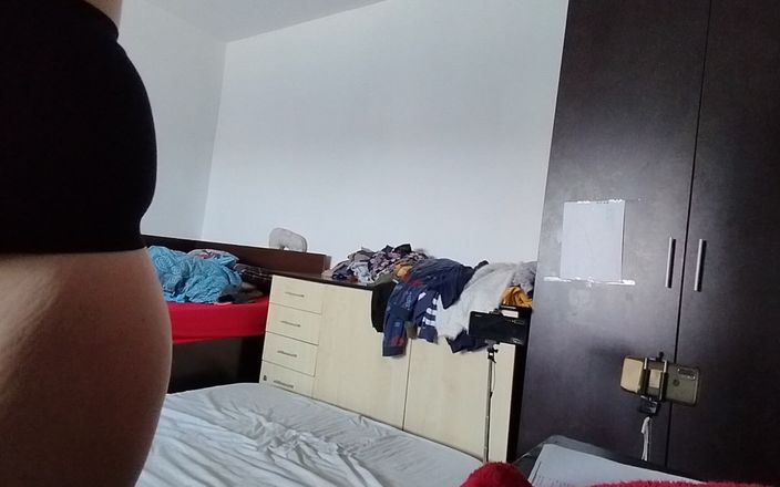 Amateur_MS: Волосатая киска брюнетки сушит ее волосы